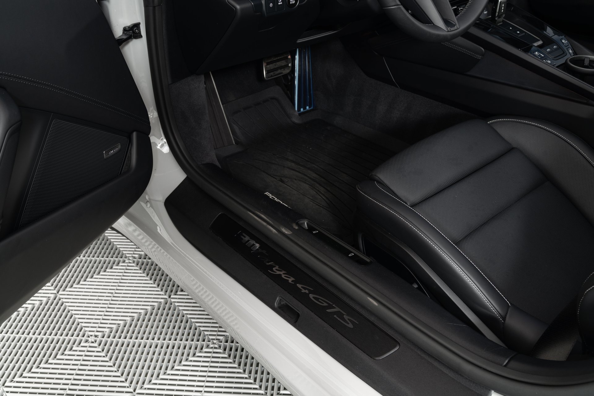 Used 2025 Porsche 911 Targa 4 GTS image 13