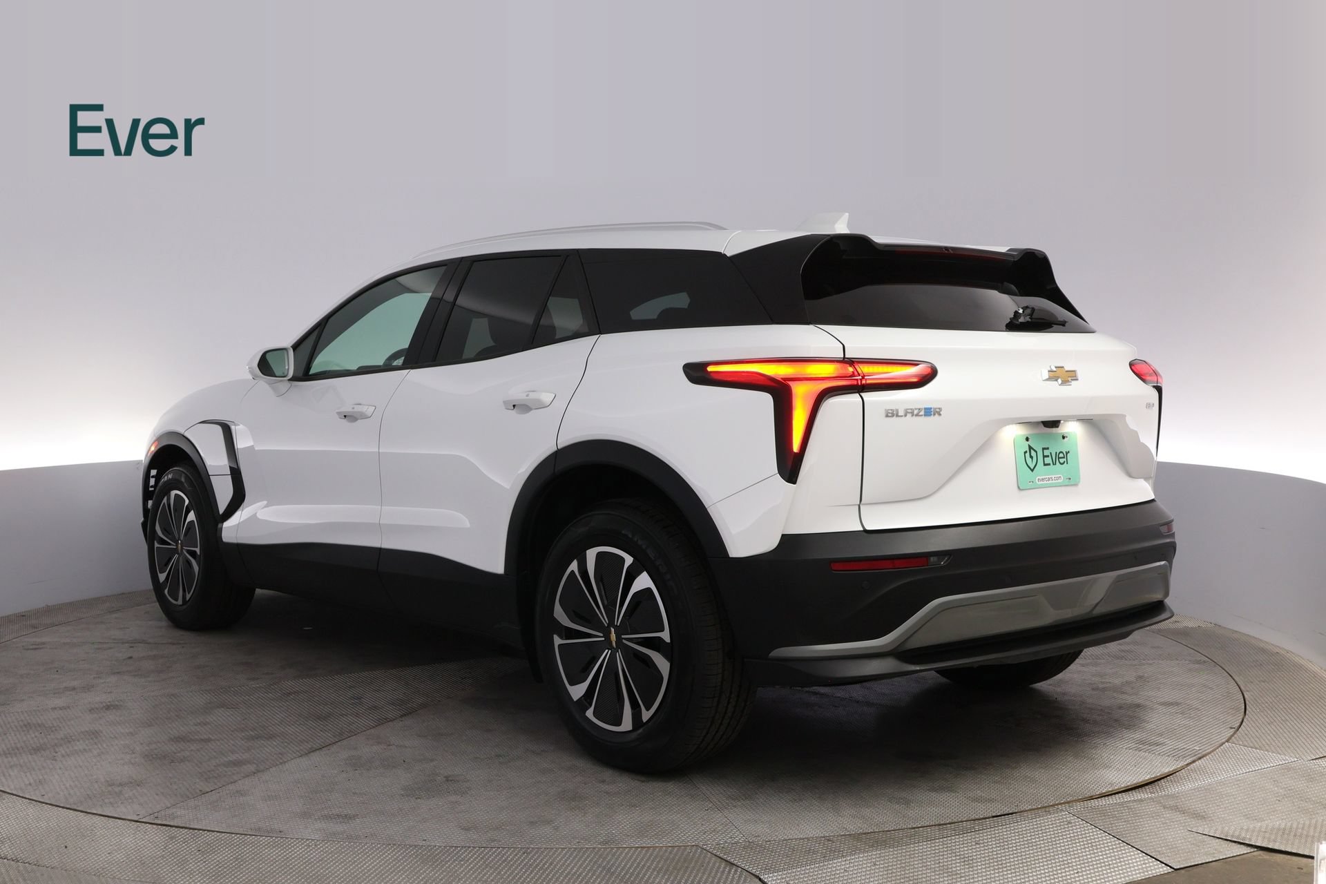 Used 2024 Chevrolet Blazer EV LT AWD/4WD image 17
