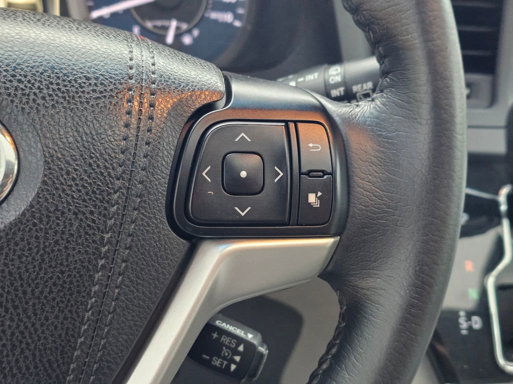Used 2017 Toyota Sienna XLE w/ XLE Navigation Package FWD image 29