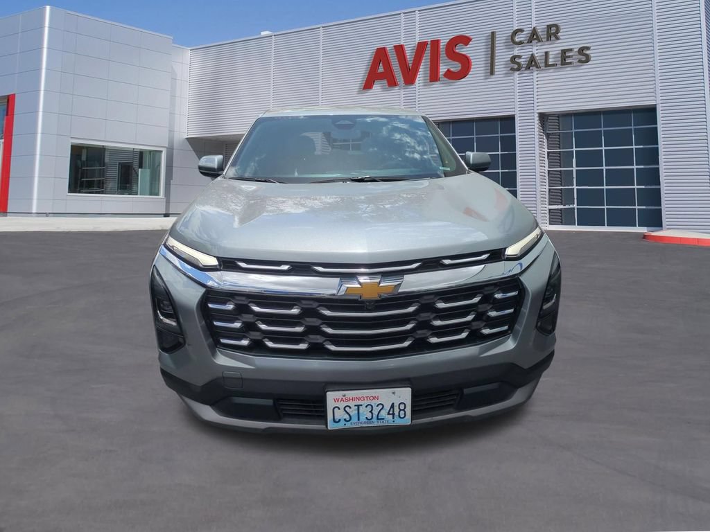 Used 2025 Chevrolet Equinox LT AWD/4WD image 2