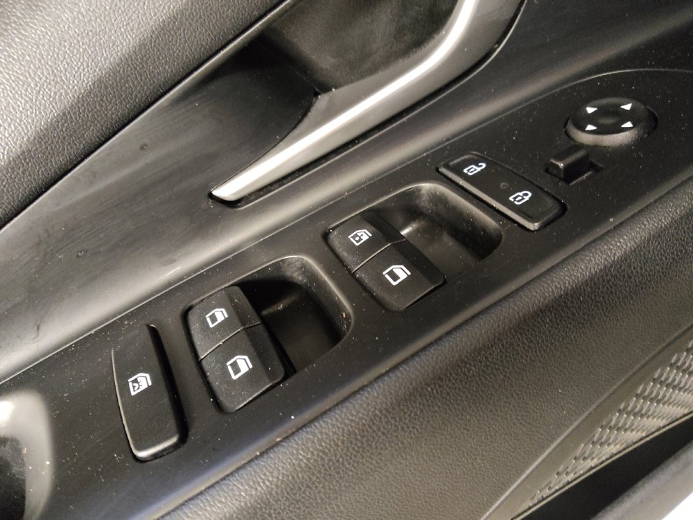 Used 2022 Hyundai Elantra SEL image 27