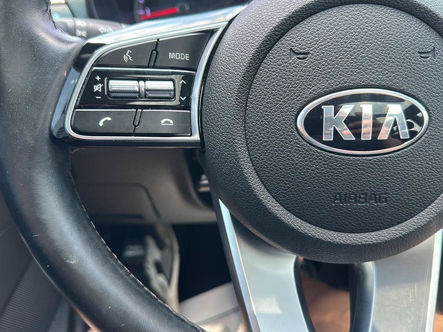 Used 2020 Kia Optima SE FWD image 22