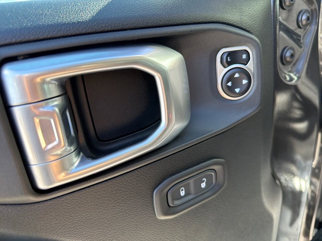 Used 2021 Jeep Wrangler Unlimited Rubicon w/ Steel Bumper Group image 11