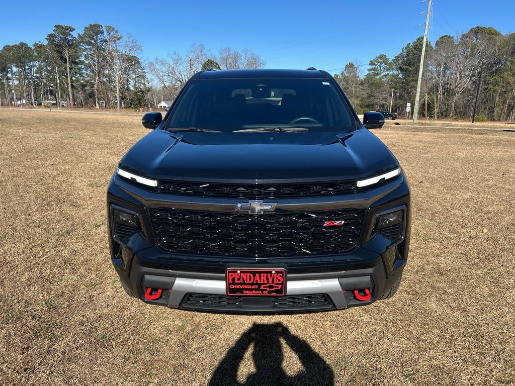 Used 2024 Chevrolet Traverse Z71 image 3