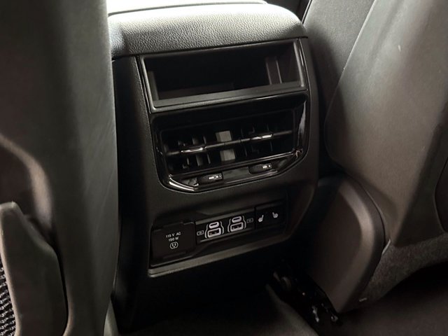 Used 2024 Jeep Grand Cherokee Limited AWD/4WD image 16