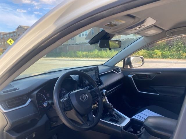 Used 2020 Toyota RAV4 LE w/ Carpet Mat Package image 9