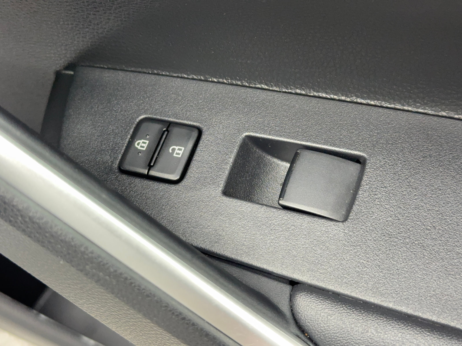 Used 2023 Toyota Corolla Cross LE FWD image 45