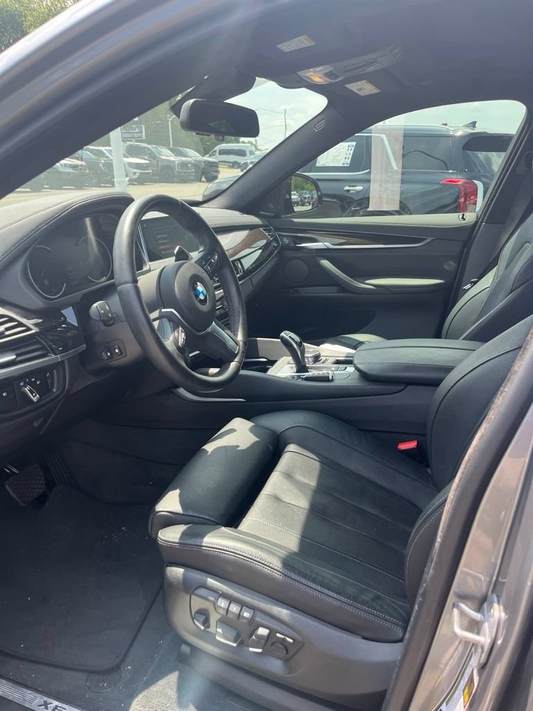 Used 2019 BMW X6 xDrive35i w/ M Sport Package AWD/4WD image 4