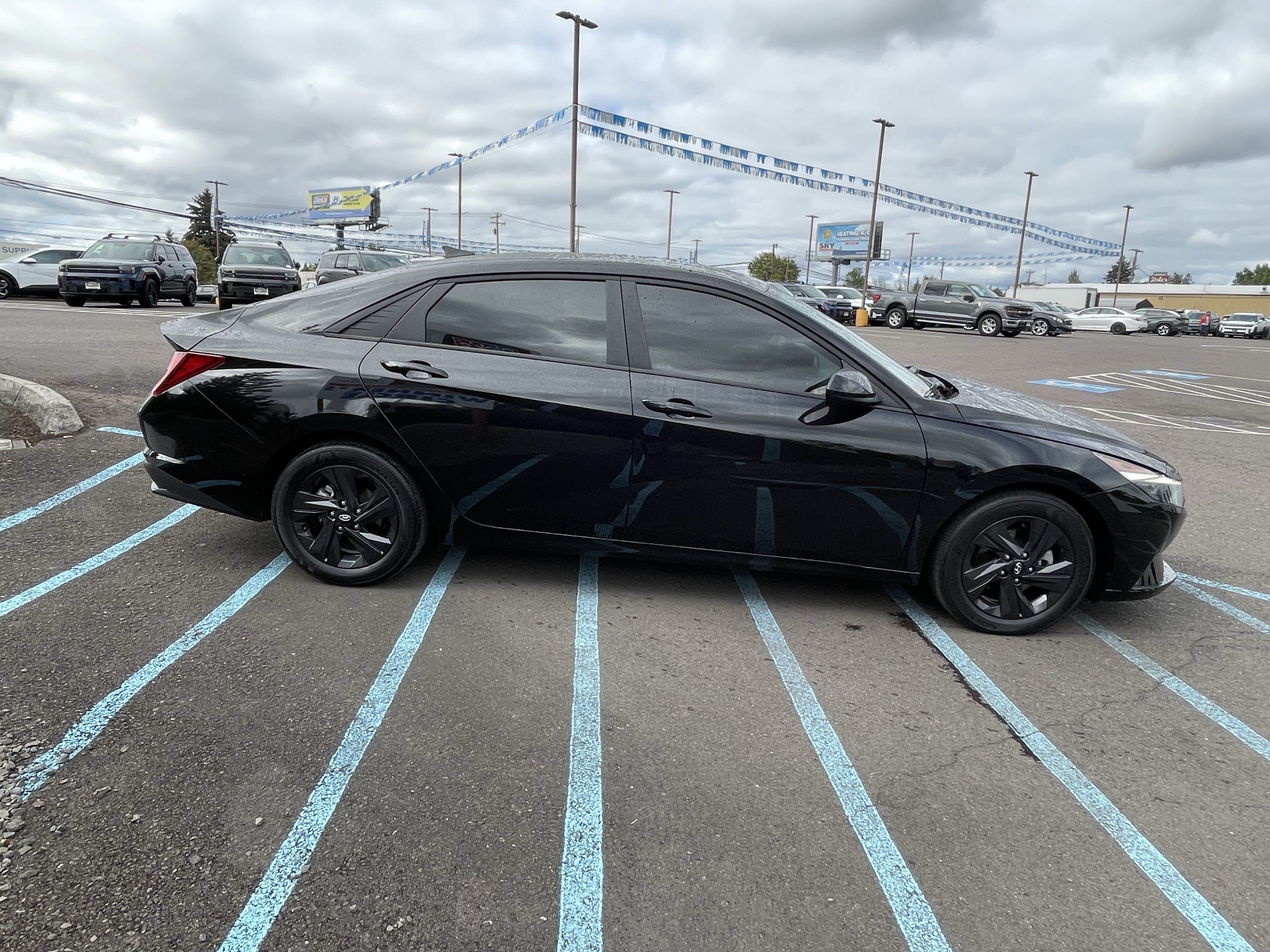 Certified 2023 Hyundai Elantra SEL w/ Cargo Package FWD image 6