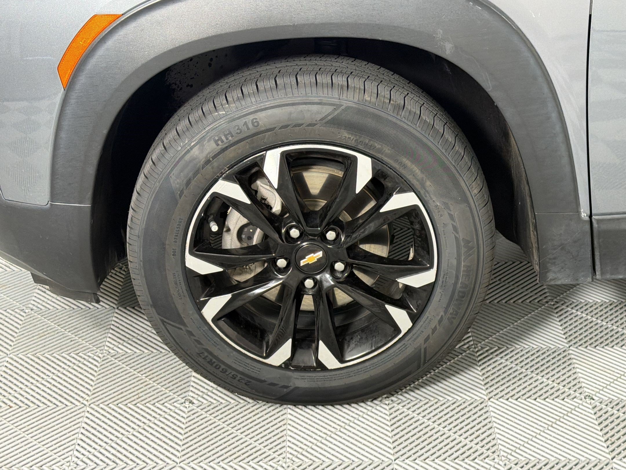 Used 2021 Chevrolet TrailBlazer LT AWD/4WD image 13
