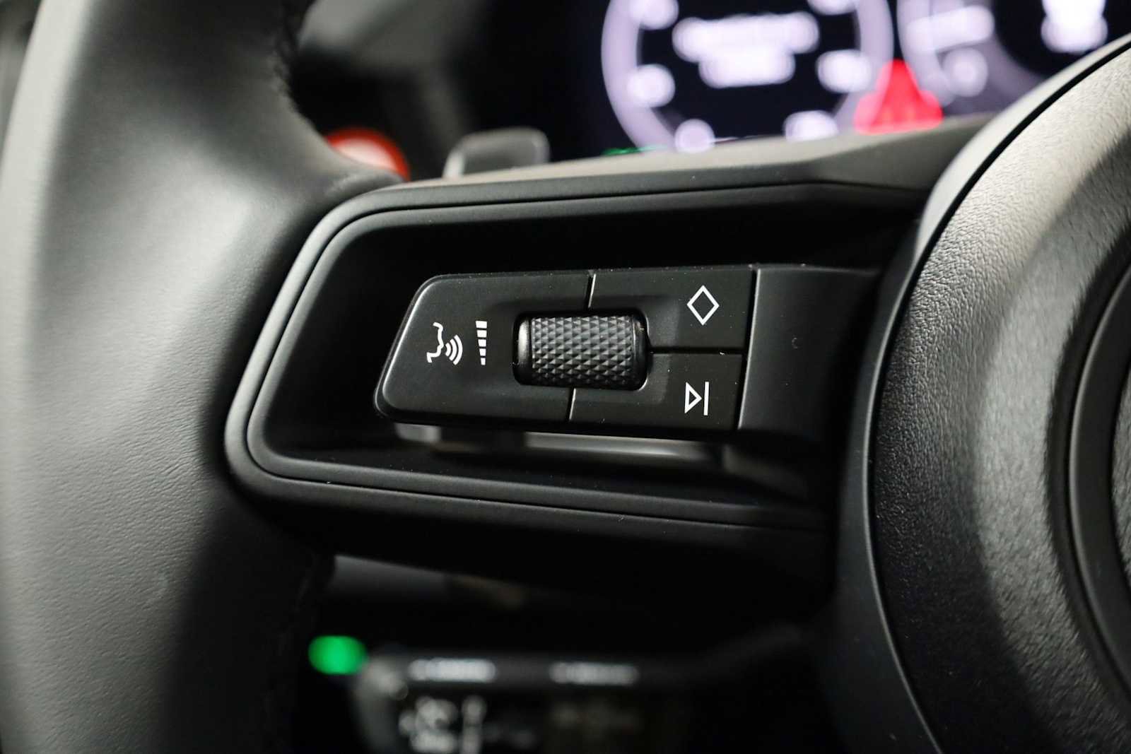 New 2025 Porsche Cayenne Coupe image 27