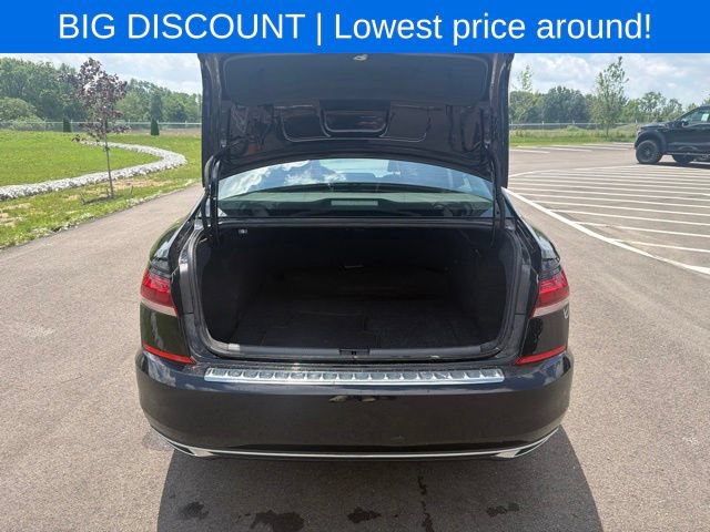 Used 2022 Volkswagen Passat 2.0T SE FWD image 10