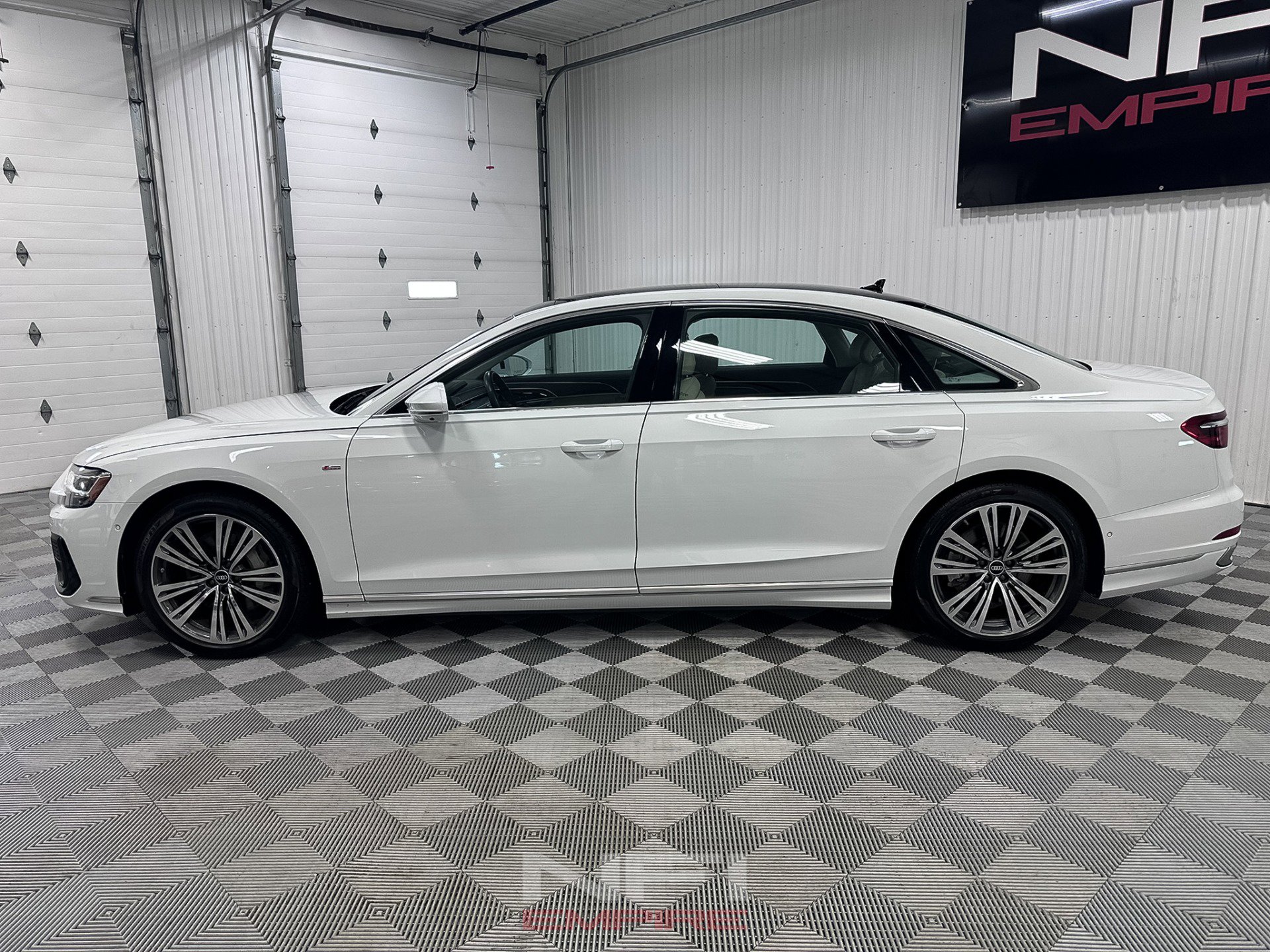 Used 2024 Audi A8 L 3.0T image 2