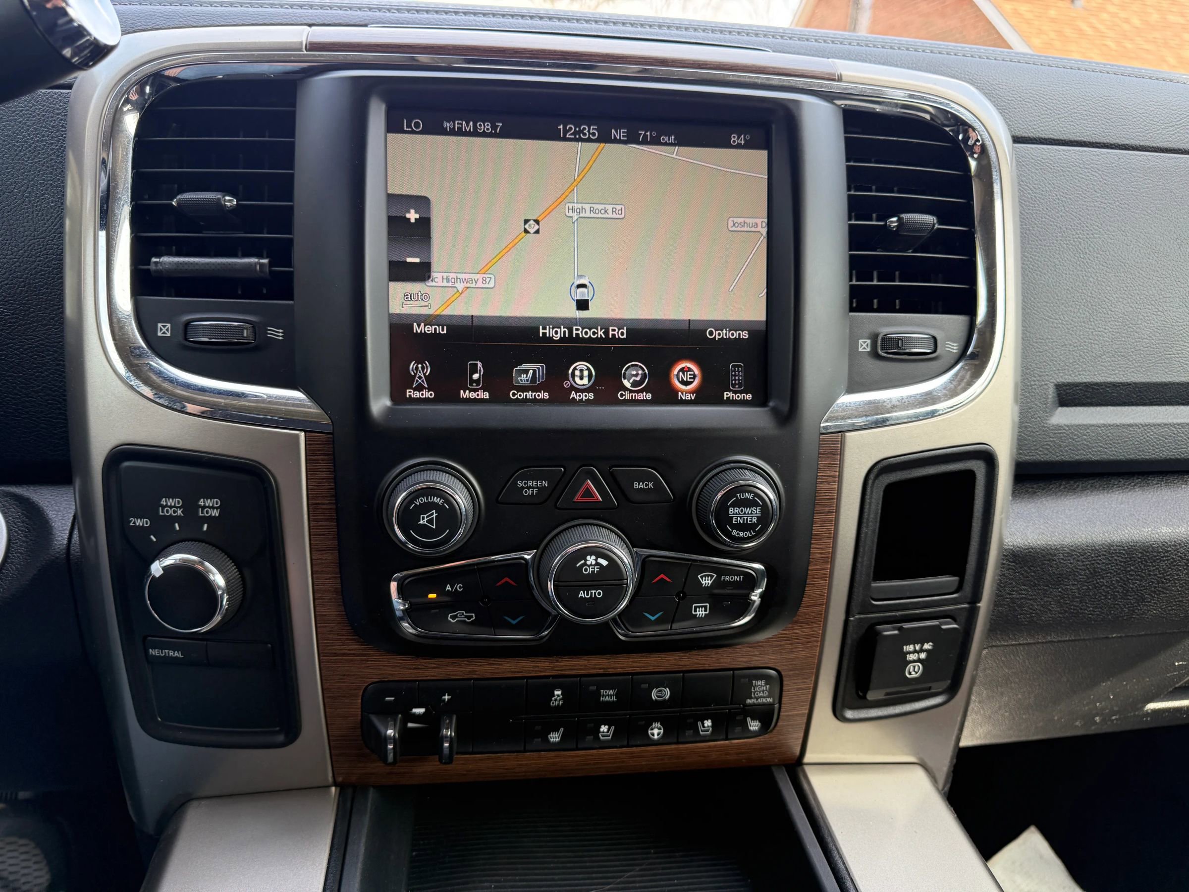 Used 2013 RAM 2500 Laramie AWD/4WD image 23