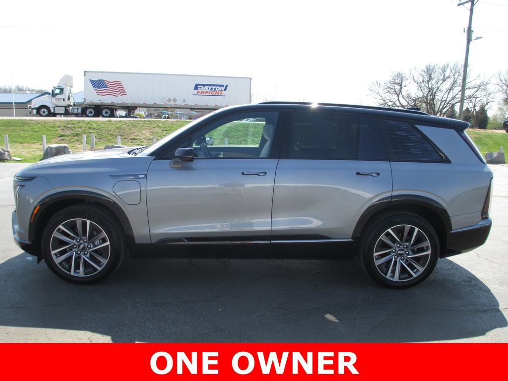 Used 2026 Cadillac Vistiq Sport w/ LPO, Floor Liner Package image 8