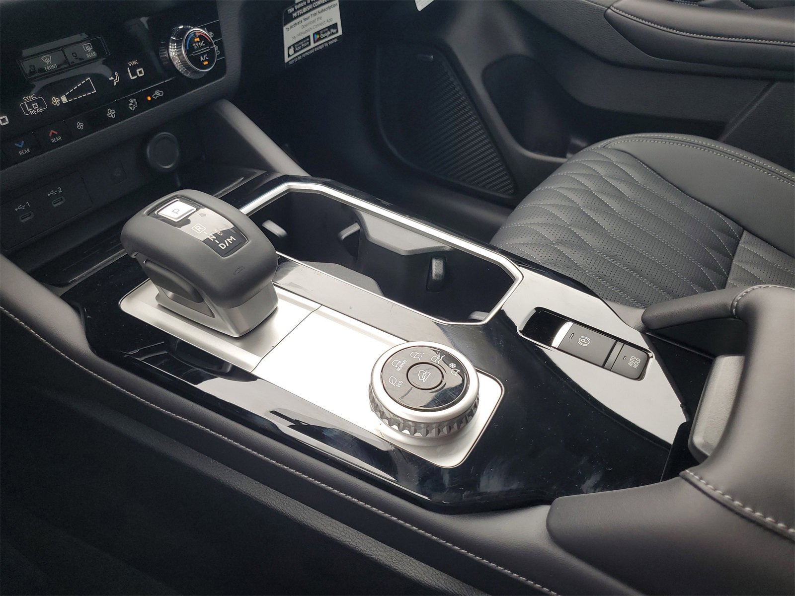 New 2025 Mitsubishi Outlander SEL image 19