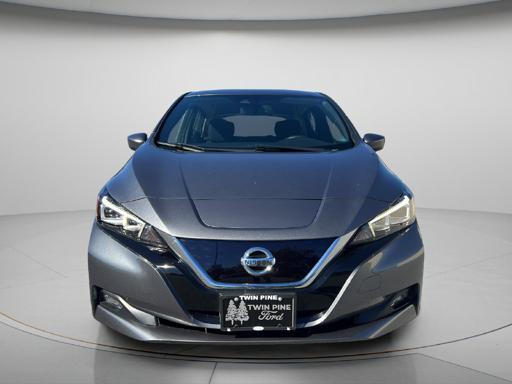 Used 2019 Nissan Leaf SV w/ SV Technology Package FWD image 2