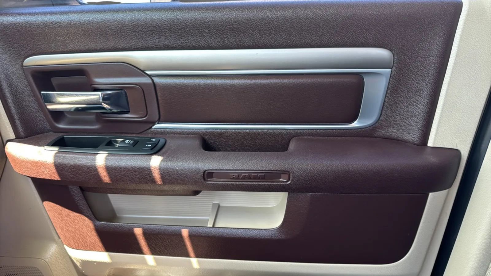 Used 2014 RAM 1500 Outdoorsman AWD/4WD image 17