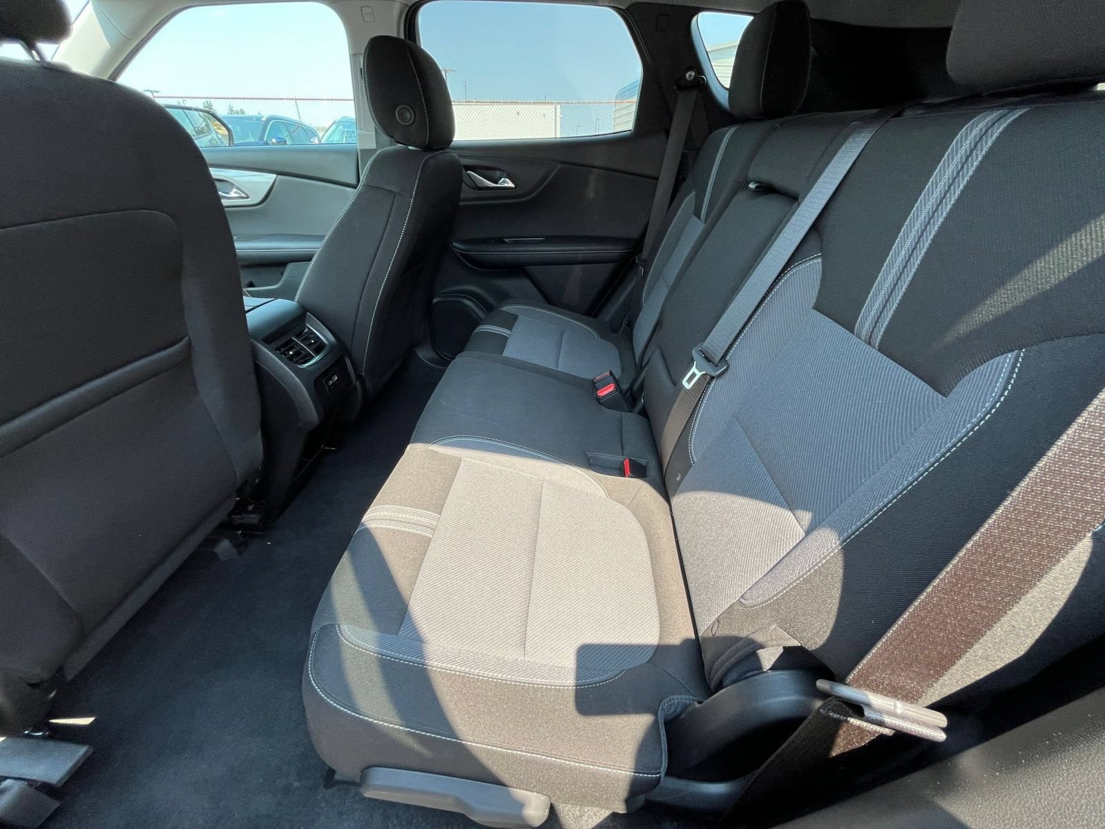 Used 2025 Chevrolet Blazer LT FWD image 27