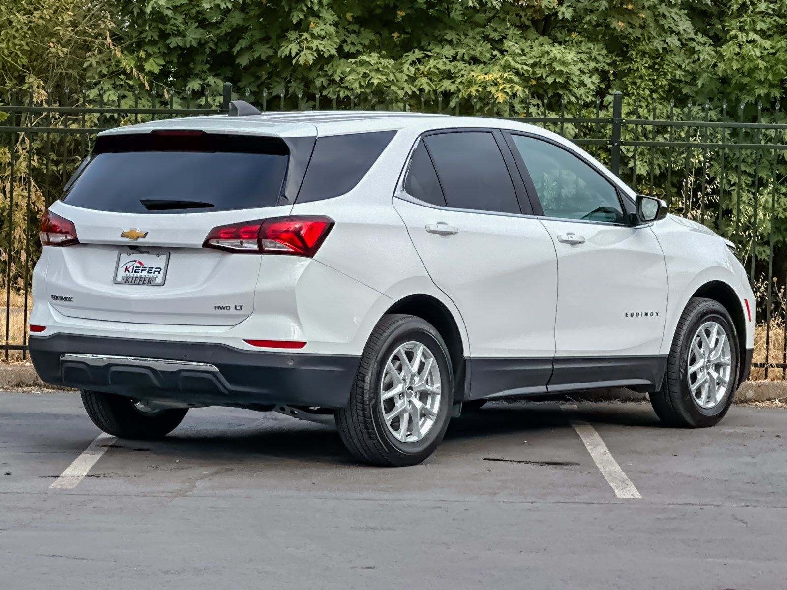 Used 2024 Chevrolet Equinox LT AWD/4WD image 4