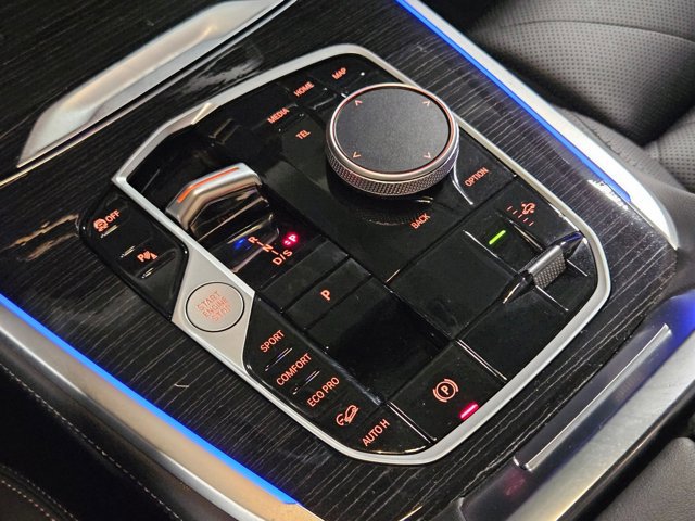 Used 2025 BMW X7 xDrive40i w/ M Sport Package image 11