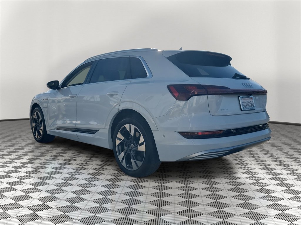 Used 2021 Audi e-tron Premium Plus w/ Premium Plus Package image 4