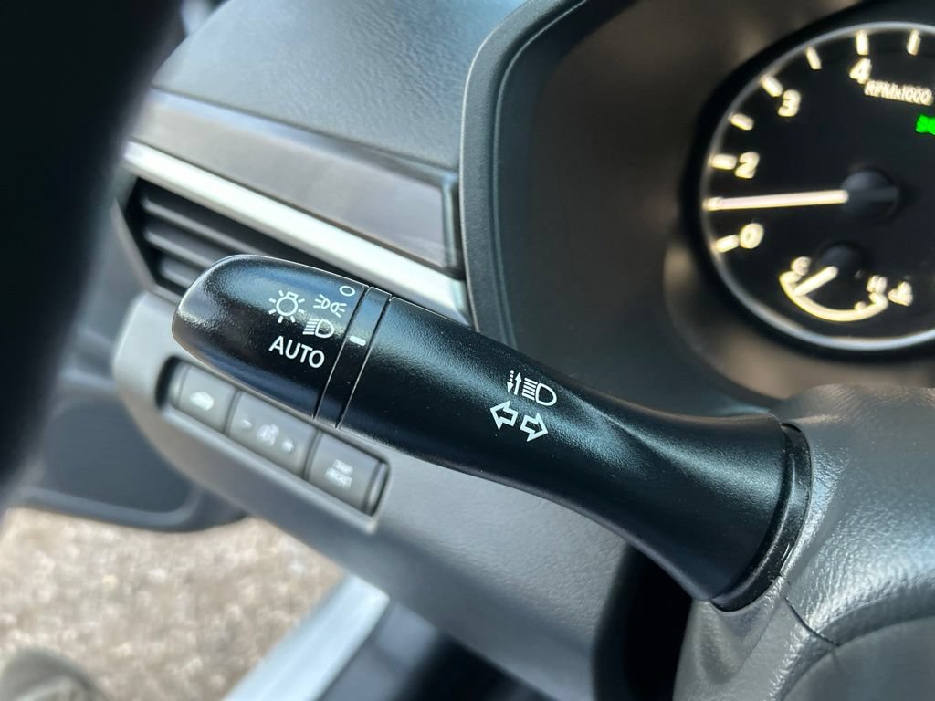 Used 2024 Nissan Altima 2.5 SV FWD image 19