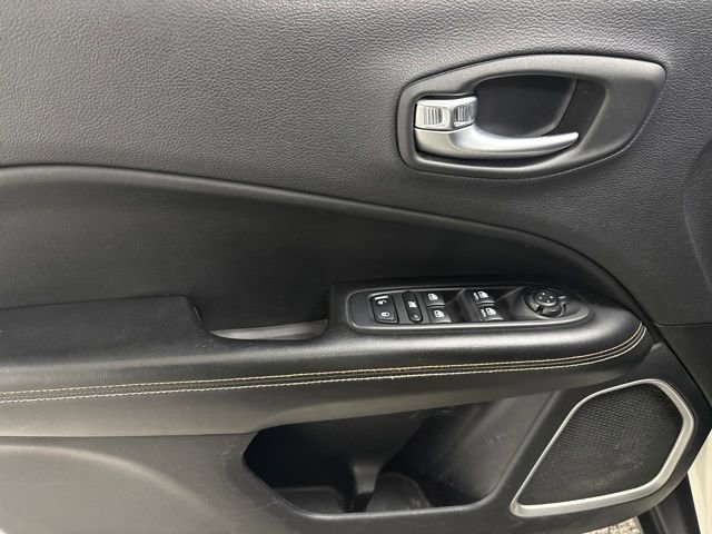 Used 2018 Jeep Compass Latitude image 10