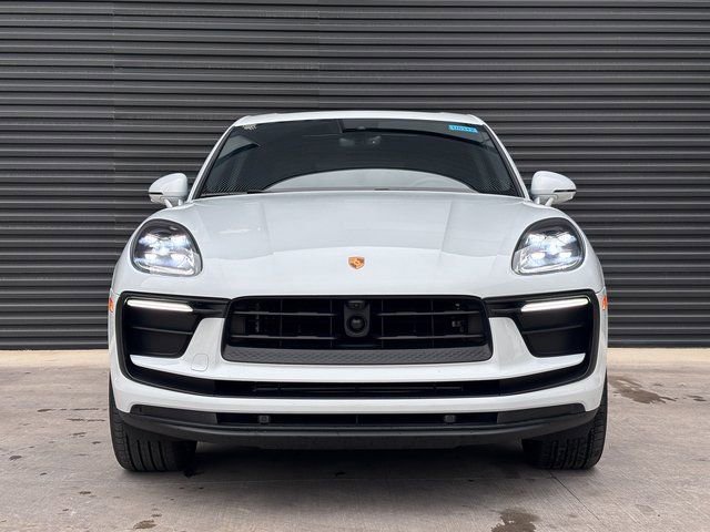 Certified 2026 Porsche Macan image 10
