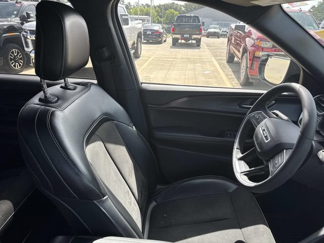 Used 2023 Jeep Grand Cherokee L Laredo RWD image 15