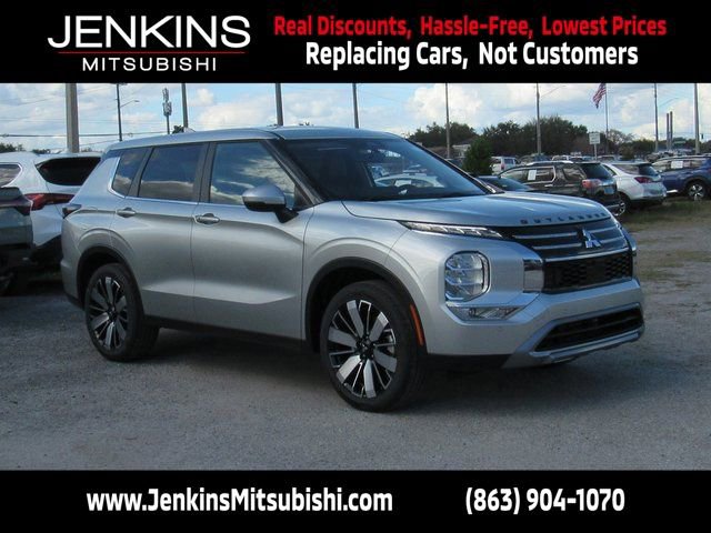 New 2026 Mitsubishi Outlander SE image 1