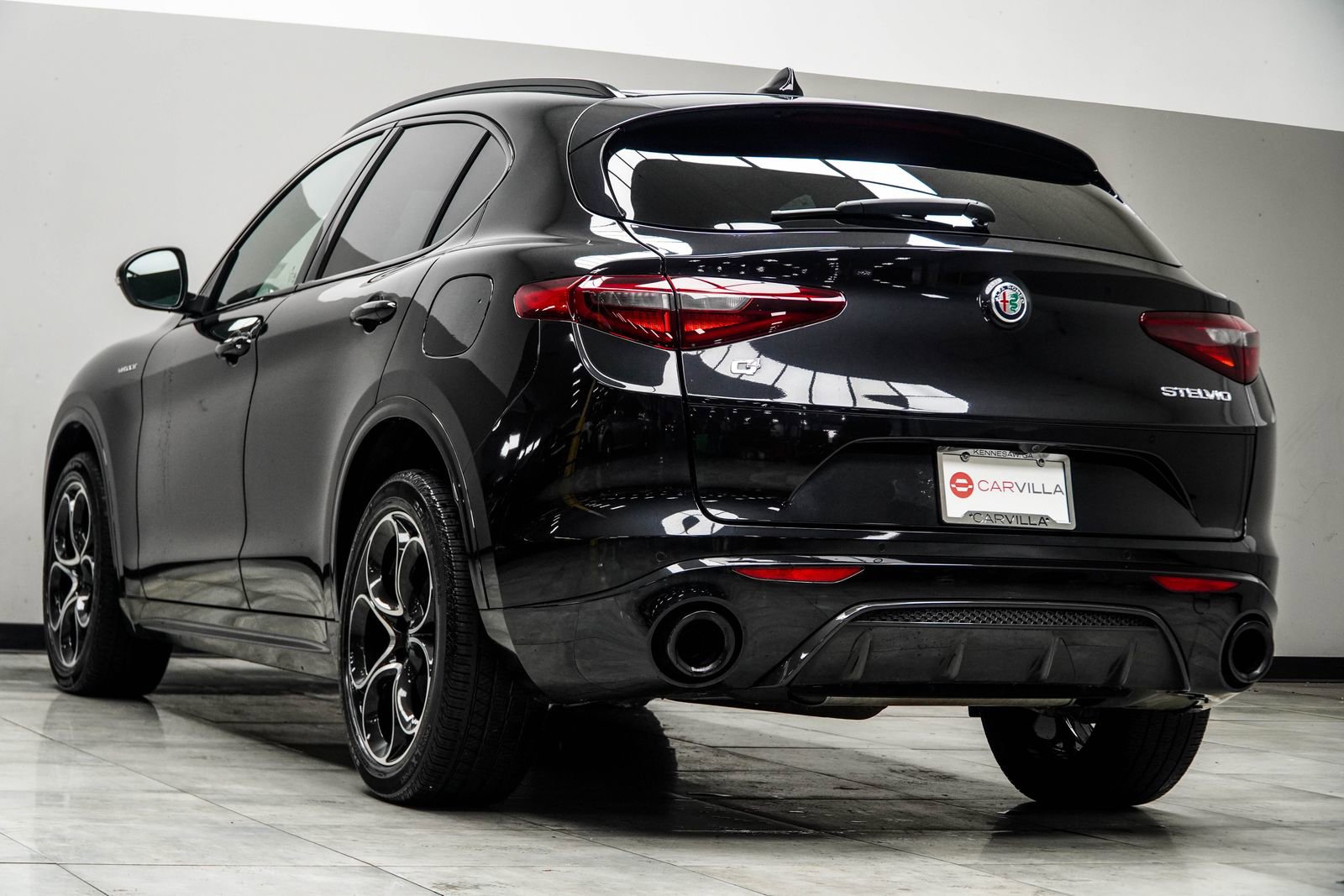 Used 2023 Alfa Romeo Stelvio Veloce image 11