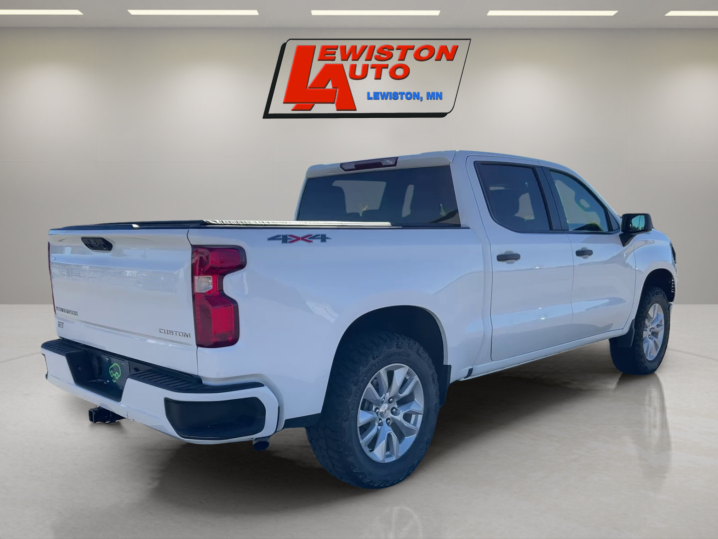 Certified 2024 Chevrolet Silverado 1500 Custom AWD/4WD image 5