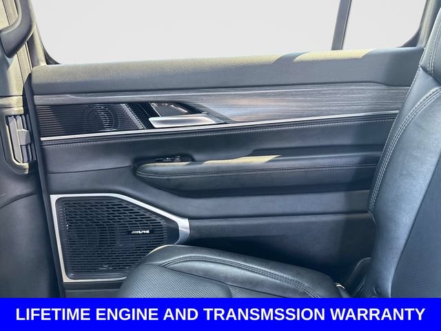 Used 2024 Jeep Wagoneer L Series II RWD image 16