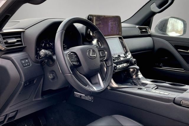 Used 2023 Lexus LX 600 4WD w/ Appearance Package image 11