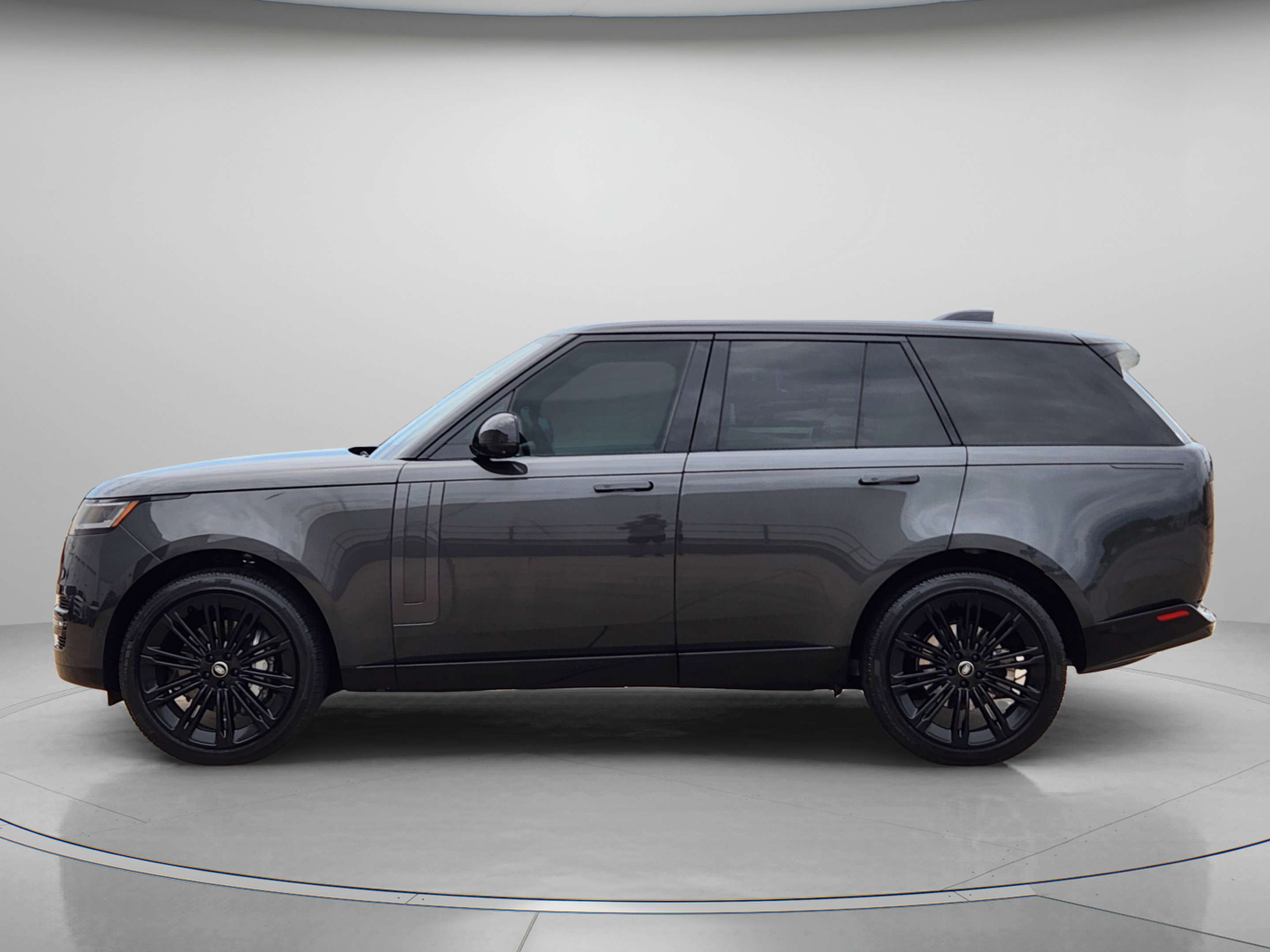 Certified 2025 Land Rover Range Rover SE AWD/4WD image 2