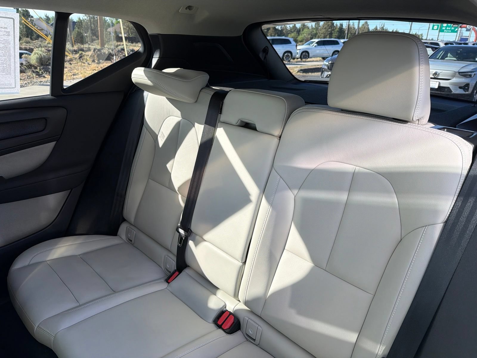 Certified 2024 Volvo XC40 B5 Plus w/ Protection Package Premier AWD/4WD image 22