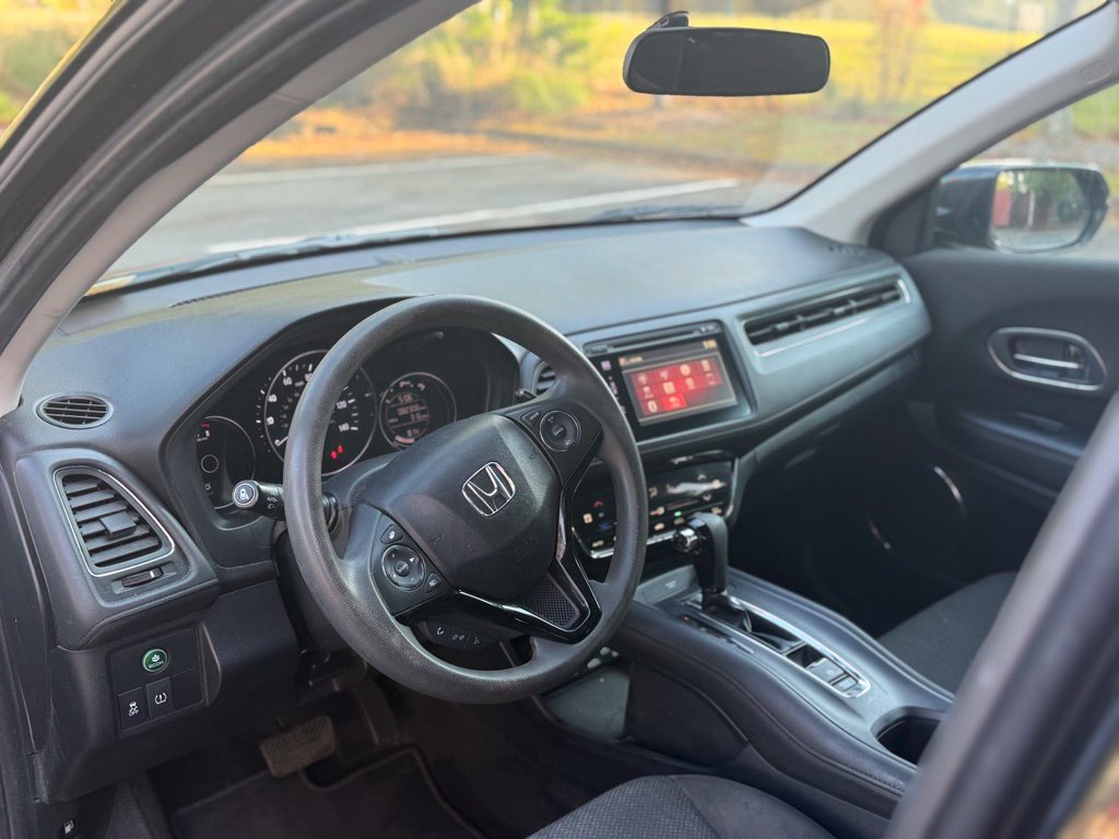 Used 2018 Honda HR-V EX image 11
