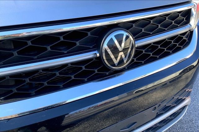 Used 2023 Volkswagen Taos SEL image 31