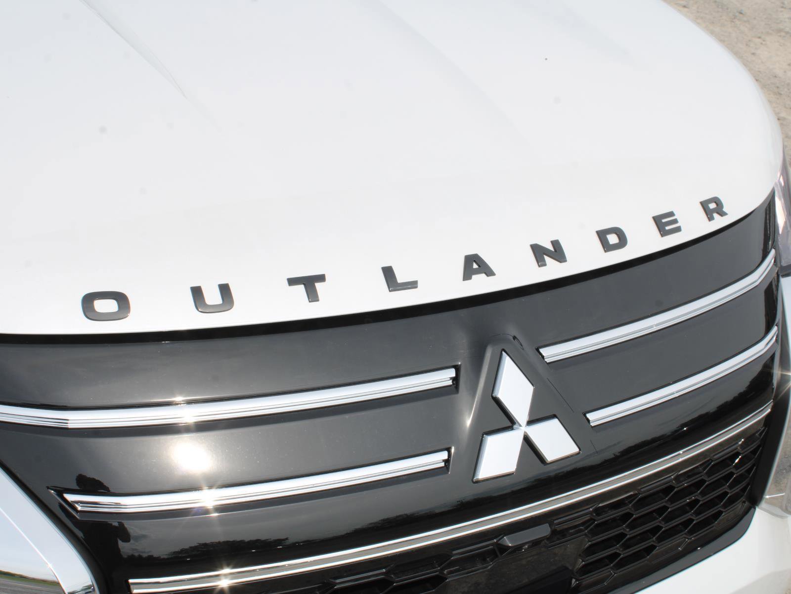 New 2025 Mitsubishi Outlander SEL image 3