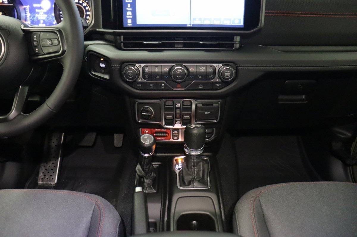 Used 2026 Jeep Wrangler Unlimited Rubicon w/ Xtreme 35 Tire Package image 15