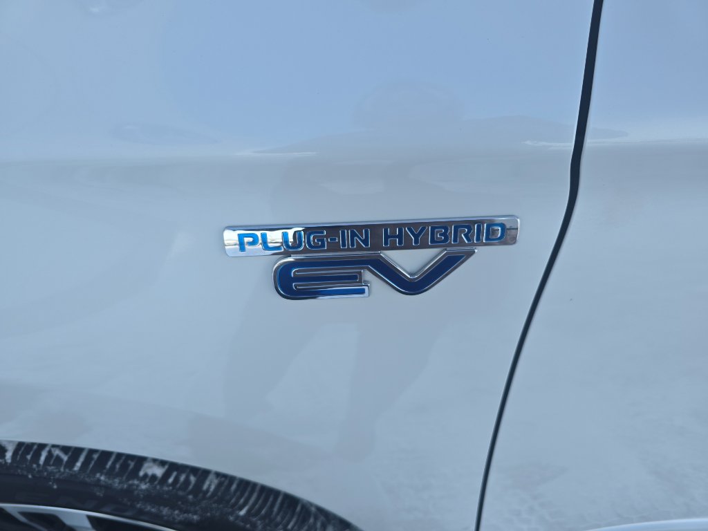 Used 2018 Mitsubishi Outlander SEL image 12