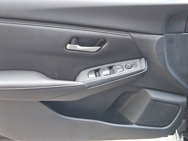 Used 2025 Nissan Sentra SV image 17