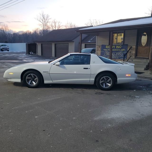 Used 1991 Pontiac Firebird Coupe RWD image 3