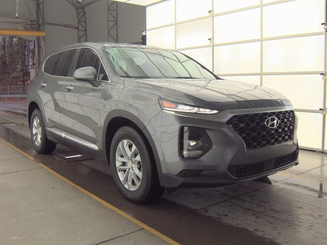 Used 2020 Hyundai Santa Fe SE image 3