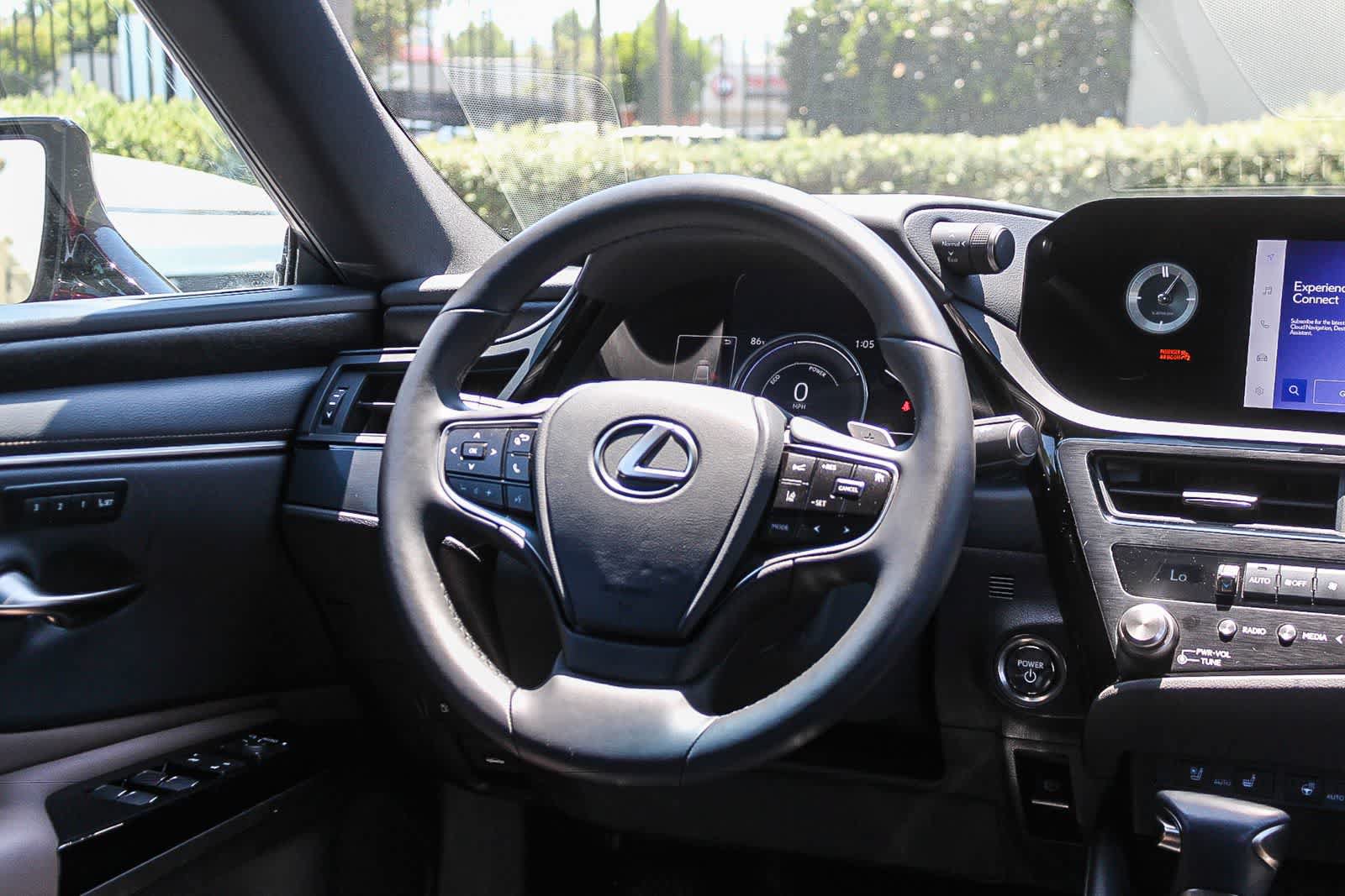Used 2025 Lexus ES 300h w/ Premium Package FWD image 19