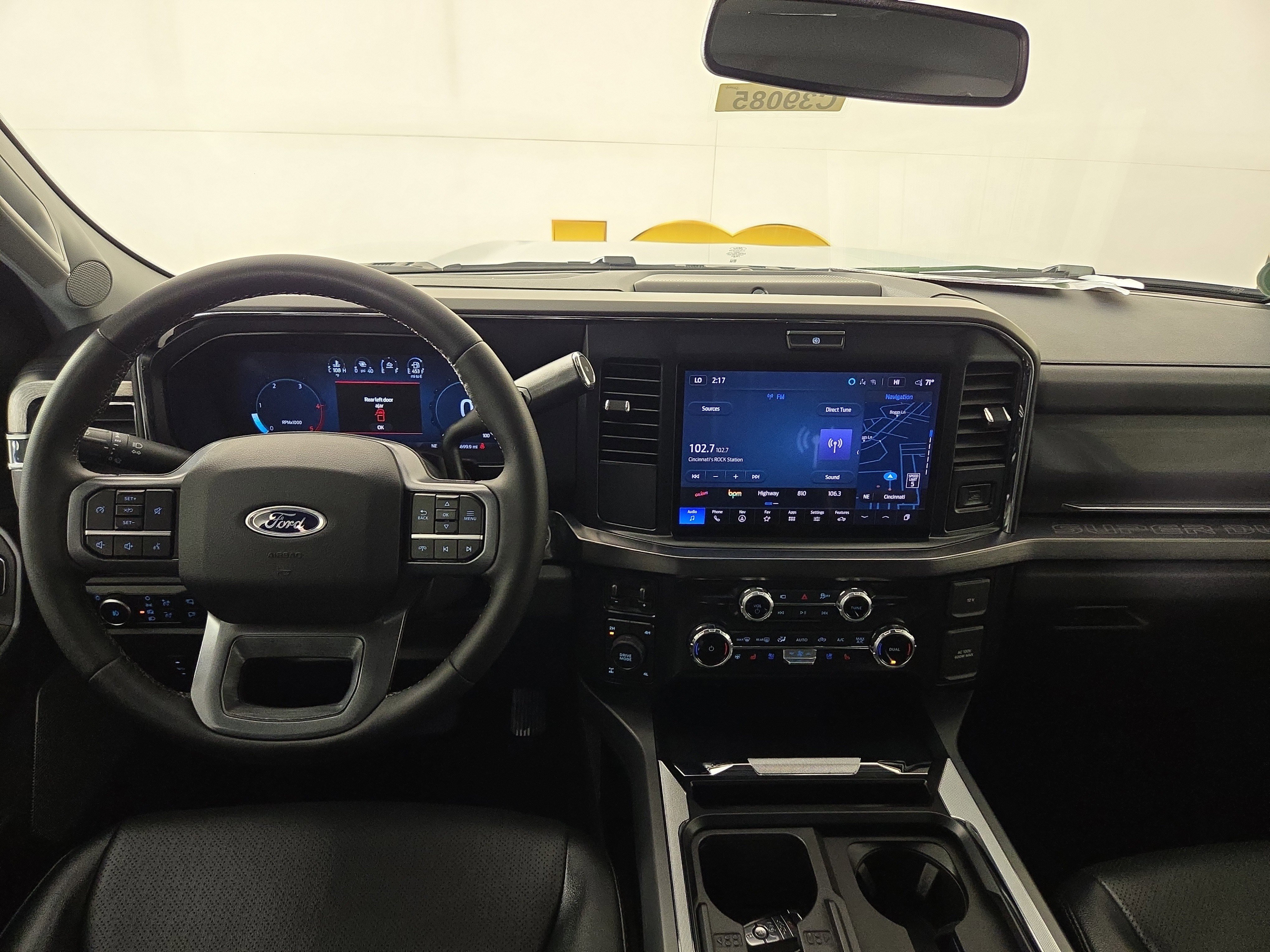 Used 2025 Ford F250 Lariat AWD/4WD image 14