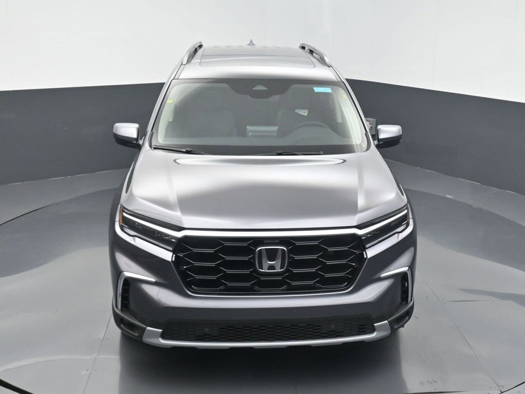 New 2025 Honda Pilot Touring image 6