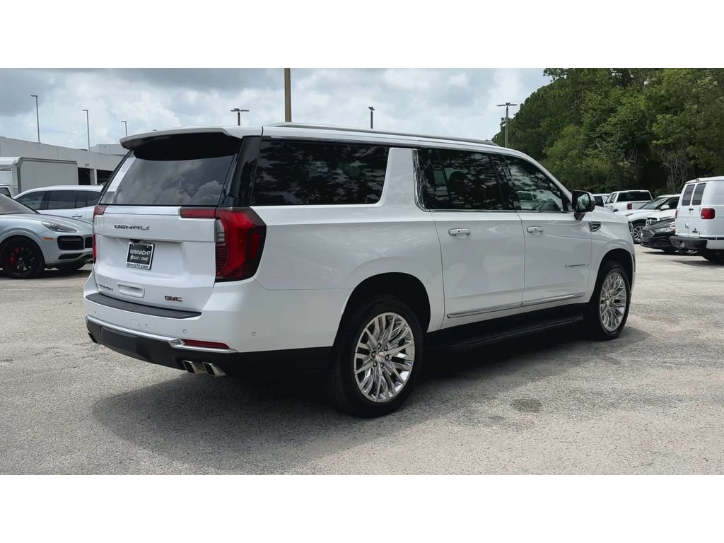 Certified 2025 GMC Yukon XL Denali AWD/4WD image 8