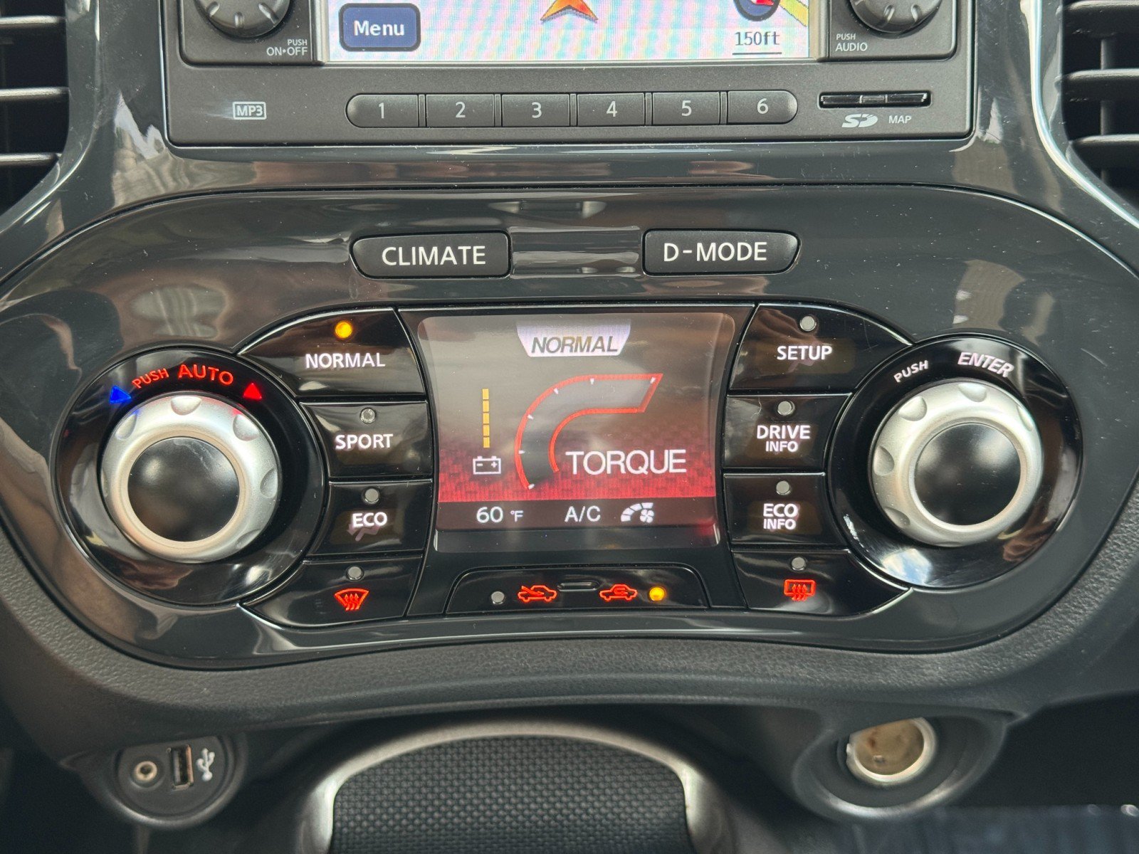 Used 2014 Nissan Juke SL AWD/4WD image 27